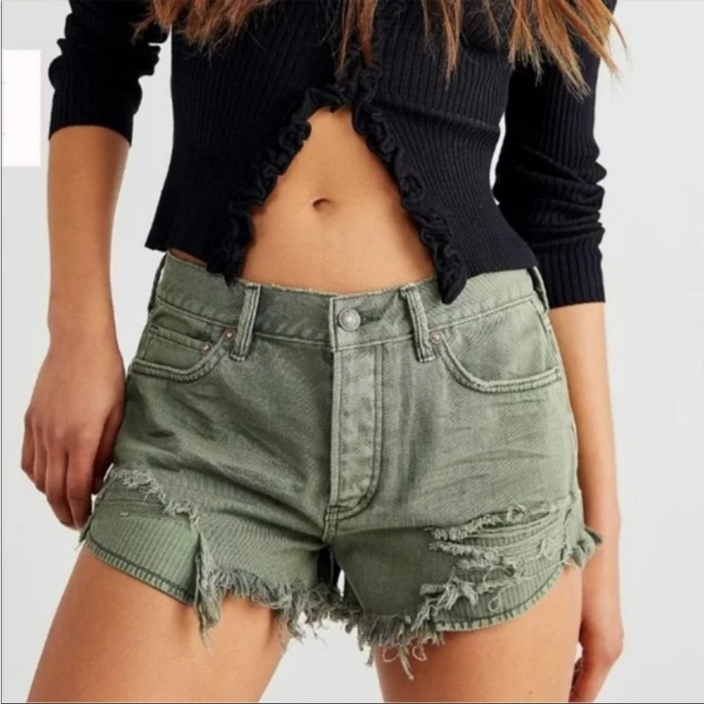 We the Free High rise festival shorts frayed hem  button fly 31